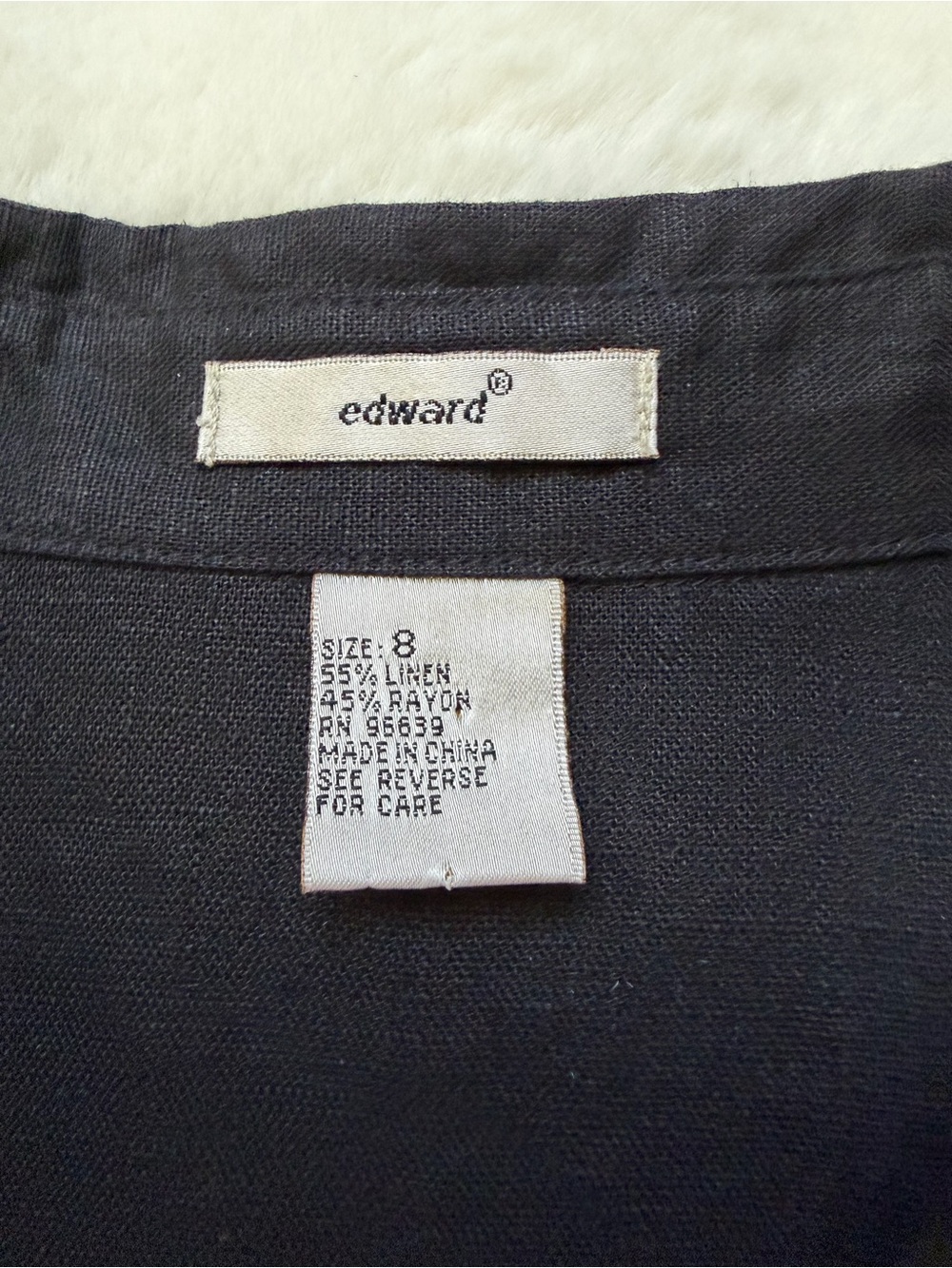 Edward Black Linen-Rayon Embroidered Floral Button-Down Tunic Shirt - 8/S - Picture 7 of 12